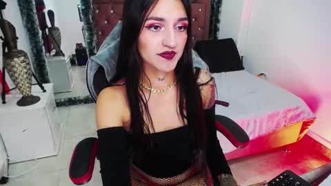 AMELIEROUS .. see you tomorrow  kisses online show from January 2, 2:00 am