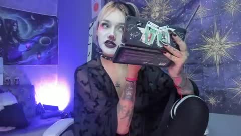 AMELIEROUS .. see you tomorrow  kisses online show from July 25, 8:01 am