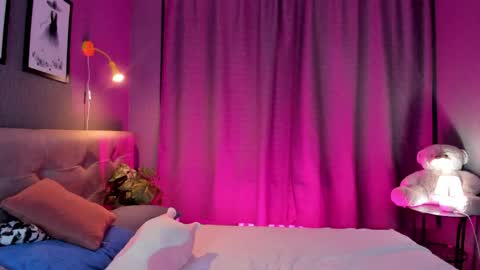 Amelia online show from May 20, 1:23 am