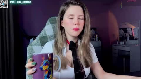 Snapshot of ameliia_castro chatting on December 2, 7:03 am Ameliia castro online show from December 2, 7:03 am