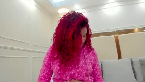 ameliia_jones_ online show from May 15, 3:02 am