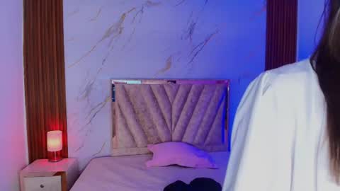 Snapshot of ameliie_saenz chatting on July 10, 12:08 pm Ameli online show from July 10, 12:08 pm