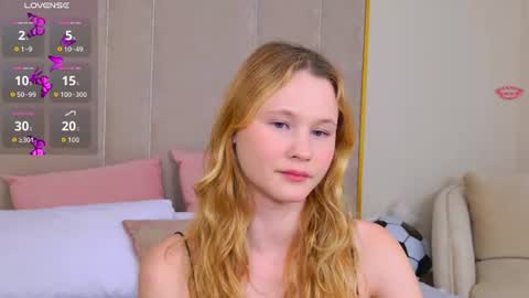 AmeliRoyse online show from June 29, 5:02 pm