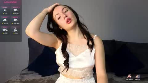 amellia_fly online show from December 4, 8:45 am