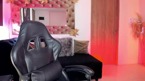          online show from May 12, 12:46 pm