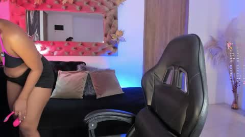          online show from June 4, 12:22 pm
