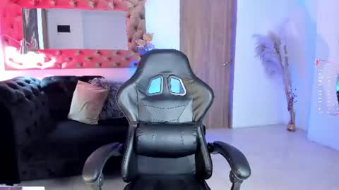          online show from June 21, 12:41 pm