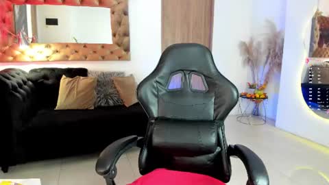         online show from July 28, 12:59 pm