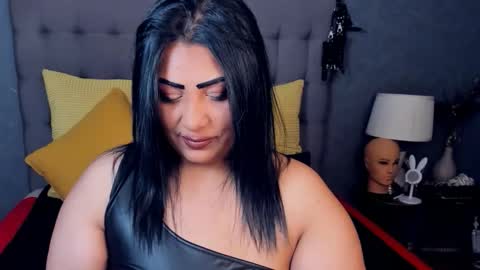 amelycube343767 online show from May 1, 5:17 pm