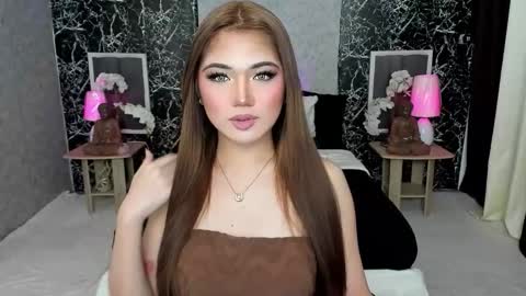 Snapshot of amethyst_claire chatting on October 24, 7:38 am Claire online show from October 24, 7:38 am