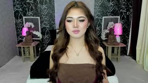 Snapshot of amethyst_claire chatting on November 3, 3:08 am Claire online show from November 3, 3:08 am