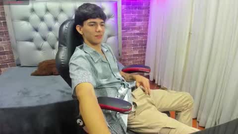Snapshot of amethystshadow chatting on October 20, 3:34 pm amethystshadow online show from October 20, 3:34 pm