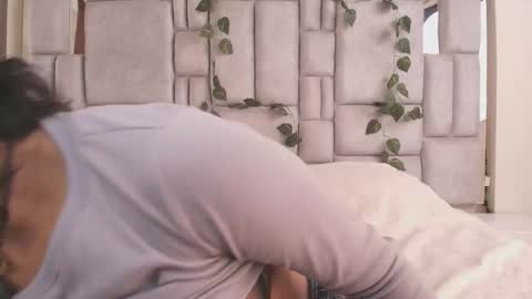 Snapshot of ametrix_ chatting on December 4, 6:49 pm online show from December 4, 6:49 pm