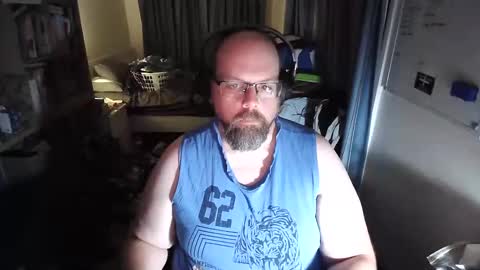 Snapshot of amf_1982 chatting on December 5, 11:19 am Andy online show from December 5, 11:19 am