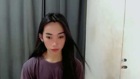 Snapshot of ami_lewis chatting on December 3, 4:14 am JOANNA online show from December 3, 4:14 am