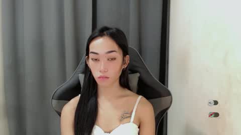 Snapshot of ami_lewis chatting on December 27, 2:14 am JOANNA online show from December 27, 2:14 am