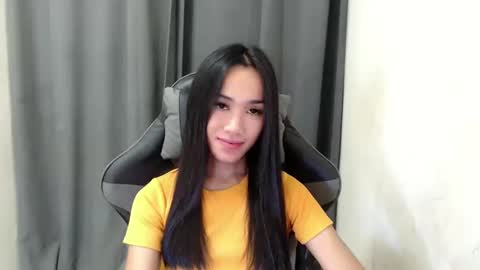 Snapshot of ami_lewis chatting on January 15, 7:59 am JOANNA online show from January 15, 7:59 am