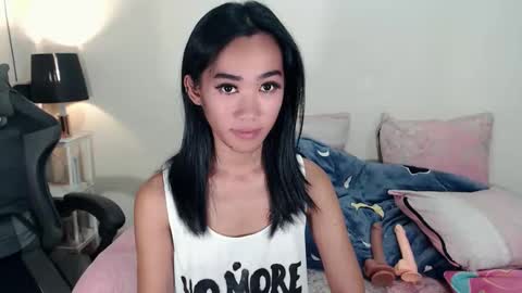 Snapshot of ami_lewis chatting on October 21, 1:39 am JOANNA online show from October 21, 1:39 am