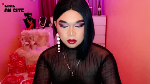 Queen Mireska online show from December 12, 1:06 pm