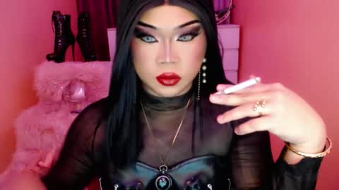 Queen Mireska online show from October 12, 2:05 pm