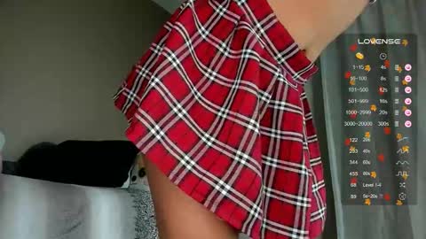 Snapshot of amialovesall19 chatting on October 30, 1:51 am Amia online show from October 30, 1:51 am