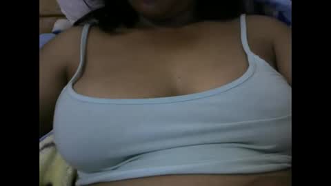 Snapshot of amichouu chatting on November 28, 10:45 pm amichouu online show from November 28, 10:45 pm