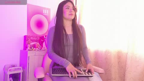 Amy online show from April 22, 6:31 pm