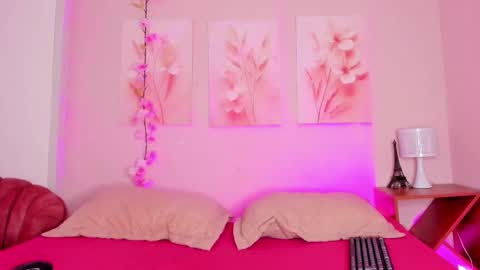 AmiiClark  online show from March 1, 7:05 pm