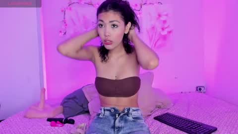 Snapshot of amiiclark chatting on July 18, 7:06 pm AmiiClark online show from July 18, 7:06 pm