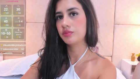 Snapshot of amiirra_ chatting on December 14, 11:23 pm Amira sweet online show from December 14, 11:23 pm