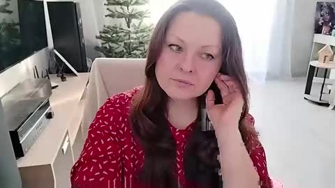 Snapshot of amilafran chatting on February 6, 3:11 am Mila online show from February 6, 3:11 am