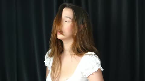 Snapshot of amilia4u chatting on October 3, 8:00 am A online show from October 3, 8:00 am