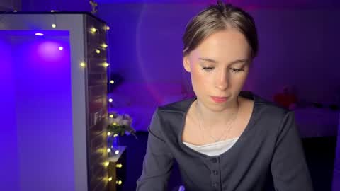 Snapshot of amily_sunray chatting on June 27, 5:07 pm Amily online show from June 27, 5:07 pm