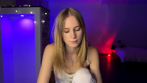 Snapshot of amily_sunray chatting on July 14, 6:57 pm Amily online show from July 14, 6:57 pm