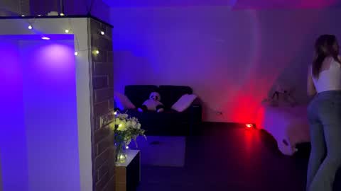 Snapshot of amily_sunray chatting on July 15, 5:18 pm Amily online show from July 15, 5:18 pm