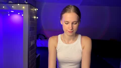 Snapshot of amily_sunray chatting on July 19, 6:55 pm Amily online show from July 19, 6:55 pm