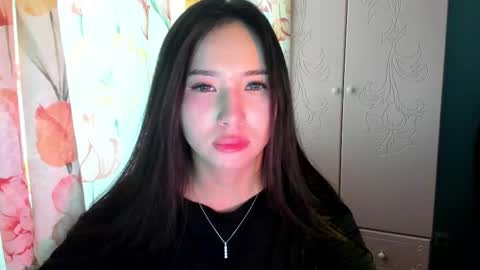 Snapshot of amina_artin chatting on November 24, 7:41 am Amina online show from November 24, 7:41 am