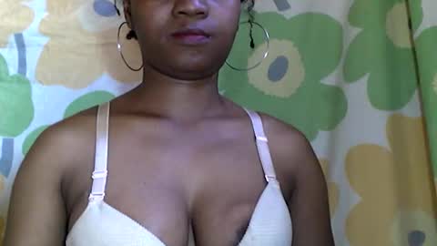 Snapshot of aminah01 chatting on November 19, 7:08 am aminah01 online show from November 19, 7:08 am