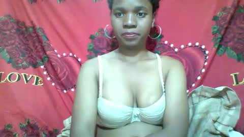 aminah01 online show from May 6, 7:46 am