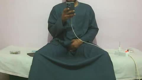 Snapshot of amir_elaraby chatting on October 6, 10:07 pm Amir online show from October 6, 10:07 pm