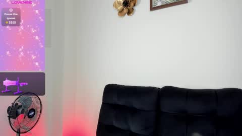 Snapshot of amira_princesswc chatting on November 18, 6:56 pm amira_princesswc online show from November 18, 6:56 pm