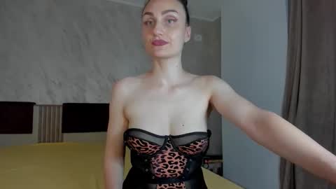 AmiraAnne online show from June 9, 6:52 pm