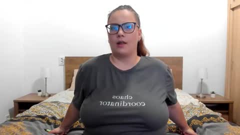 Amira Vyxen online show from September 30, 1:32 am