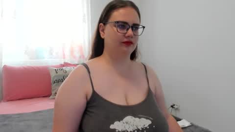 Amira Vyxen online show from June 19, 7:56 am