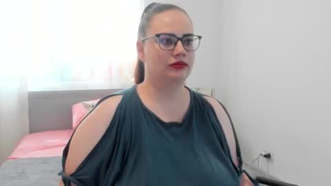 Amira Vyxen online show from August 4, 7:33 am