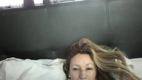 Snapshot of ammber3 chatting on May 1, 11:26 am Paula D online show from May 1, 11:26 am