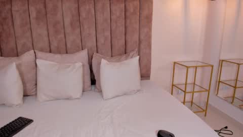 Snapshot of ammber_collins_ chatting on November 28, 5:37 pm Amber online show from November 28, 5:37 pm