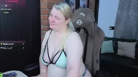 Snapshot of ammy_soon chatting on July 11, 2:03 am Ammy Soon online show from July 11, 2:03 am