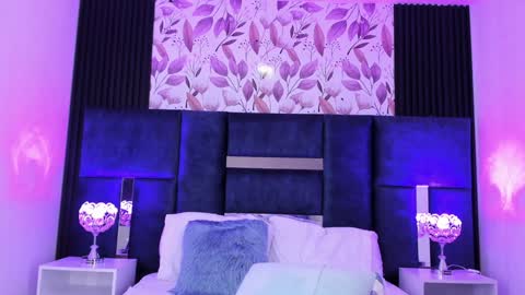 Snapshot of ammyjoness_ chatting on December 16, 10:03 pm Ammy Jones online show from December 16, 10:03 pm