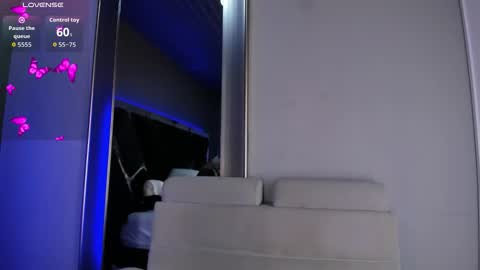 Ammy Jones online show from March 1, 7:27 pm